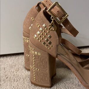 Carmen Steffens Tan Block Heel Sandals